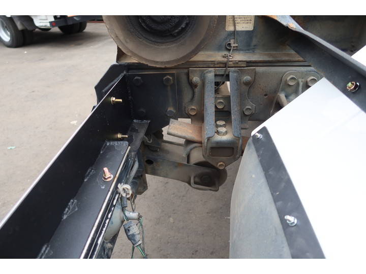 いすゞフォワードコンテナ専用車中型（4t）[写真11]