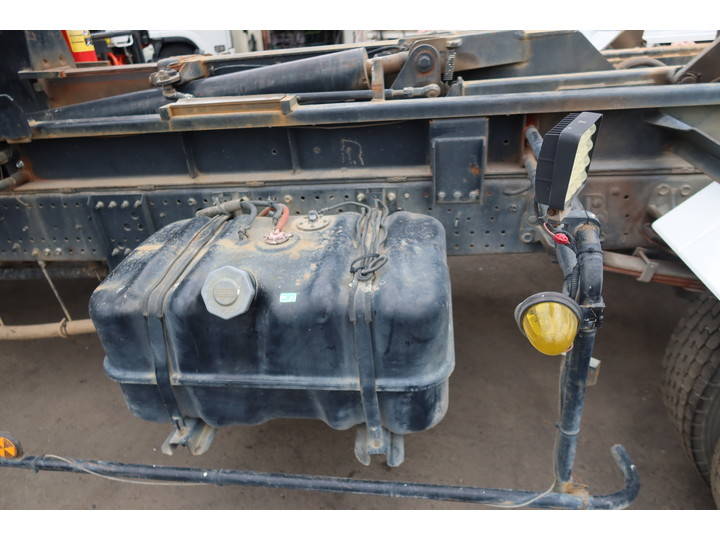 いすゞフォワードコンテナ専用車中型（4t）[写真15]