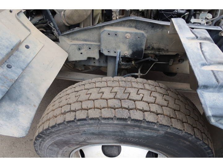 いすゞフォワードコンテナ専用車中型（4t）[写真21]