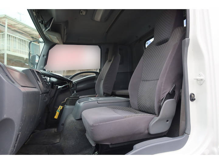 いすゞフォワードコンテナ専用車中型（4t）[写真38]