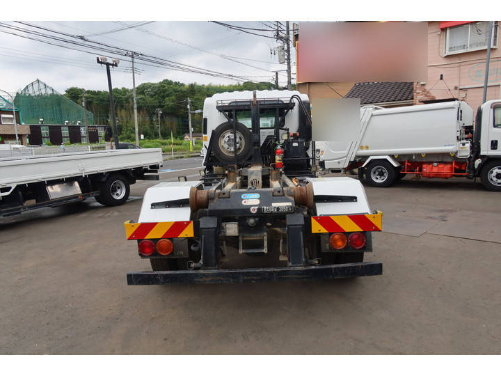 いすゞフォワードコンテナ専用車中型（4t）[写真06]