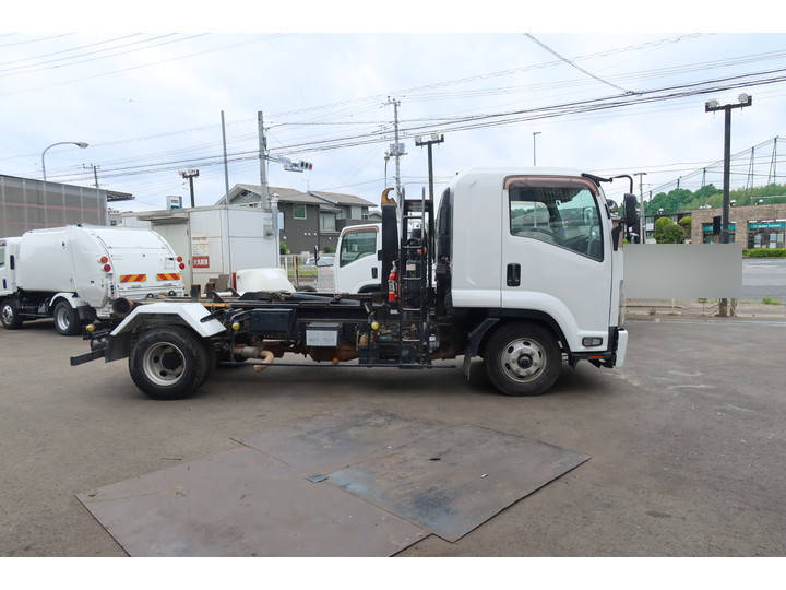 いすゞフォワードコンテナ専用車中型（4t）[写真07]