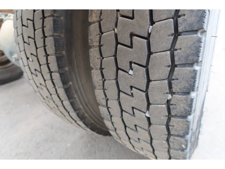 いすゞフォワードコンテナ専用車中型（4t）[写真09]