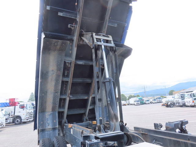 三菱ふそうスーパーグレートダンプ大型（10t）[写真08]