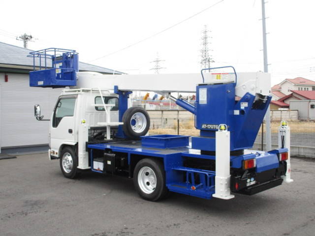 いすゞエルフ高所作業車小型（2t・3t）[写真02]