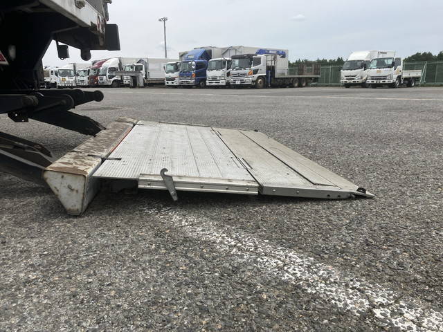 いすゞフォワードアルミウイング中型（4t）[写真13]