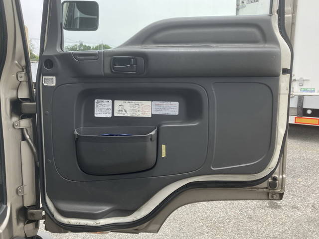 いすゞフォワードアルミウイング中型（4t）[写真29]