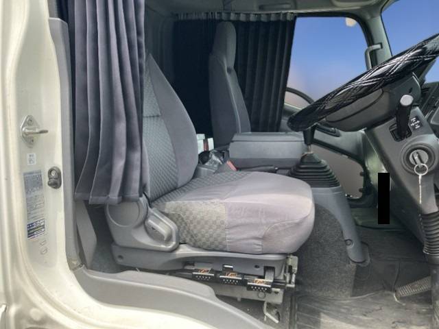 いすゞフォワードアルミブロック中型（4t）[写真25]