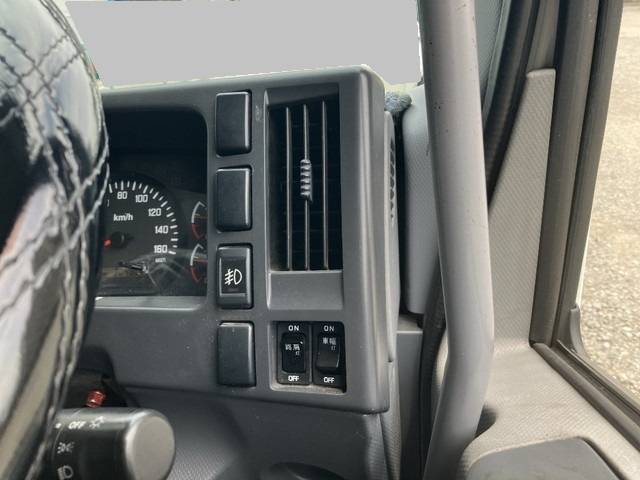 いすゞフォワードアルミブロック中型（4t）[写真30]