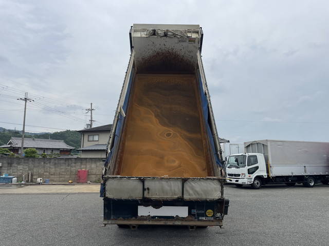 いすゞギガダンプ大型（10t）[写真11]