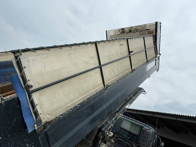 いすゞギガダンプ大型（10t）[写真15]