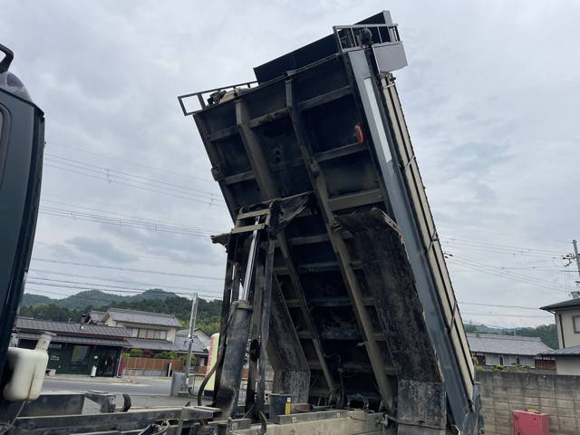 いすゞギガダンプ大型（10t）[写真16]