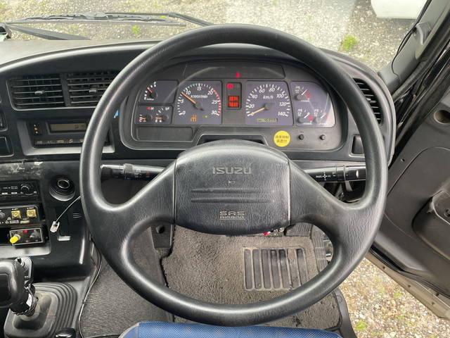 いすゞギガダンプ大型（10t）[写真38]