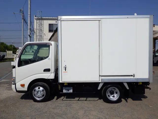 トヨタダイナパネルバン小型（2t・3t）[写真04]