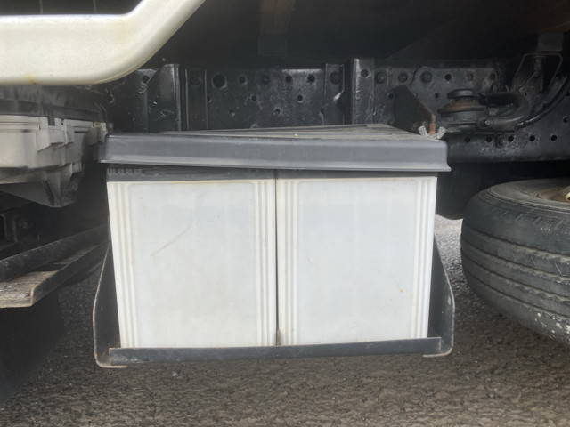 いすゞエルフ平ボディ小型（2t・3t）[写真17]