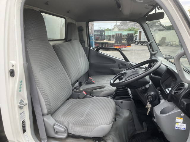 トヨタトヨエースアルミバン小型（2t・3t）[写真31]