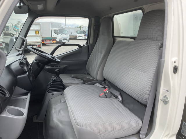 トヨタトヨエースアルミバン小型（2t・3t）[写真33]