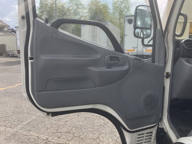 日野デュトロパネルバン小型（2t・3t）[写真29]