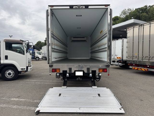 いすゞフォワード冷凍車（冷蔵車）中型（4t）[写真10]