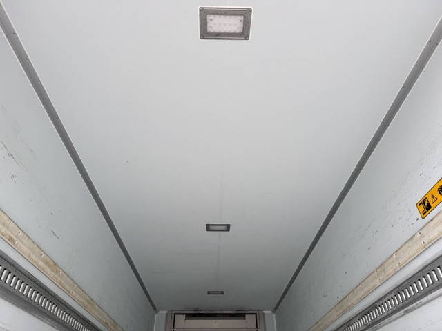 いすゞフォワード冷凍車（冷蔵車）中型（4t）[写真17]