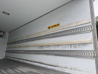 いすゞフォワード冷凍車（冷蔵車）中型（4t）[写真18]