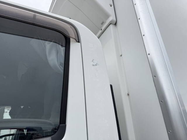 いすゞフォワード冷凍車（冷蔵車）中型（4t）[写真24]