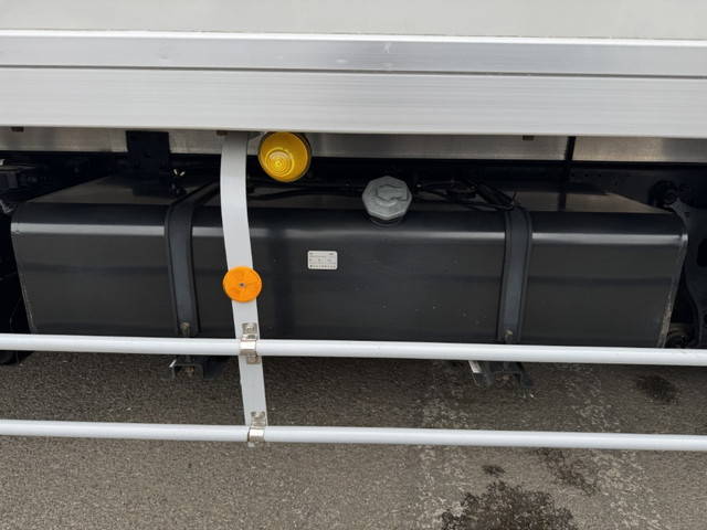 いすゞフォワード冷凍車（冷蔵車）中型（4t）[写真26]