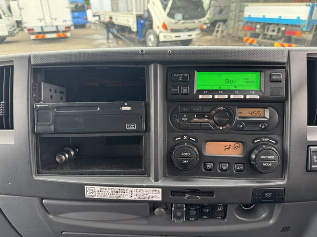 いすゞフォワード冷凍車（冷蔵車）中型（4t）[写真33]