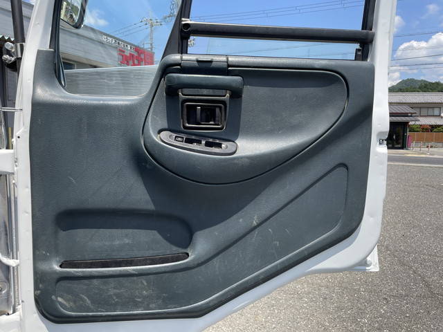 UDトラックスコンドル回送車中型（4t）[写真28]