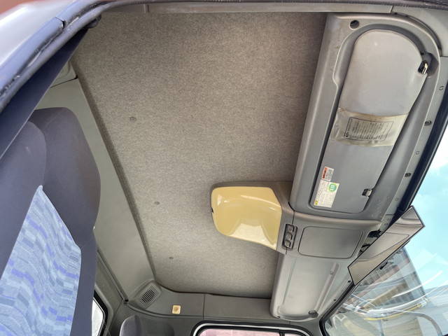 UDトラックスコンドル回送車中型（4t）[写真29]