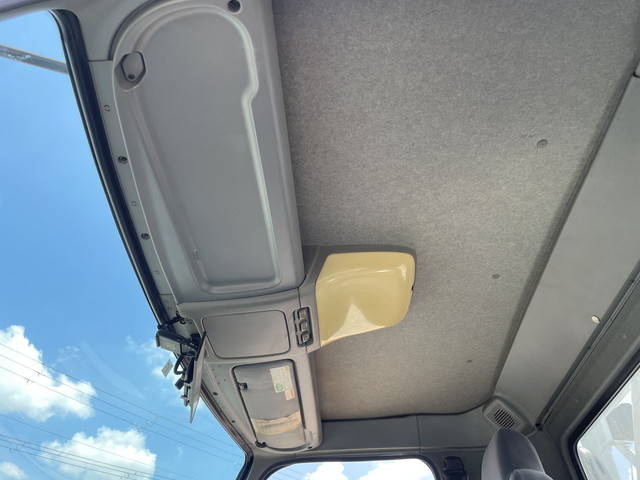 UDトラックスコンドル回送車中型（4t）[写真30]