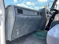 UDトラックスコンドル回送車中型（4t）[写真32]