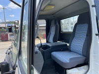 UDトラックスコンドル回送車中型（4t）[写真33]