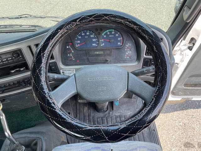 UDトラックスコンドル回送車中型（4t）[写真35]