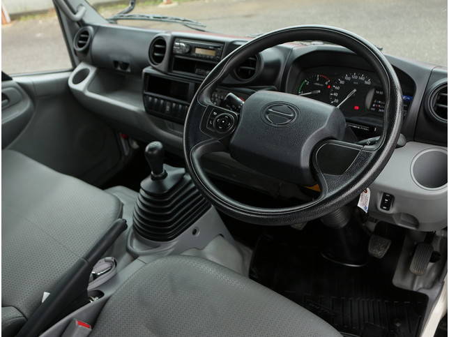 日野デュトロ平ボディ小型（2t・3t）[写真17]