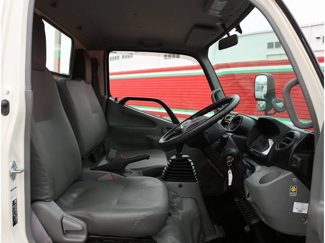 日野デュトロ平ボディ小型（2t・3t）[写真18]