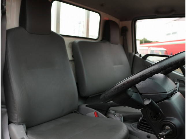 日野デュトロ平ボディ小型（2t・3t）[写真19]