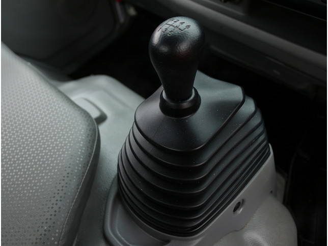 日野デュトロ平ボディ小型（2t・3t）[写真24]