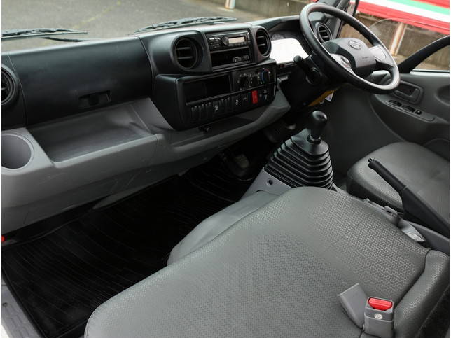 日野デュトロ平ボディ小型（2t・3t）[写真28]