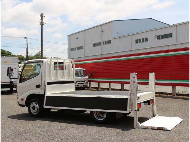 日野デュトロ平ボディ小型（2t・3t）[写真03]