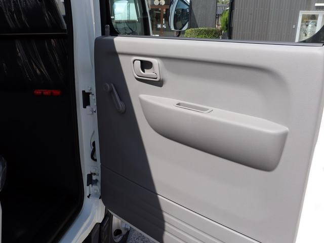 三菱ふそうキャンターダブルキャブ（Wキャブ）小型（2t・3t）[写真17]