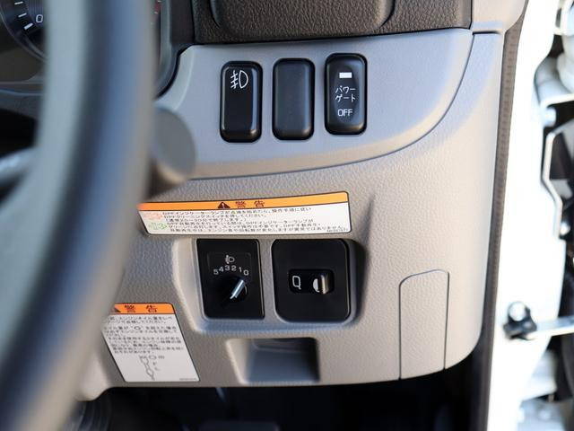 三菱ふそうキャンターダブルキャブ（Wキャブ）小型（2t・3t）[写真25]