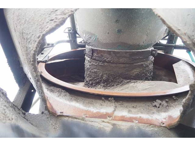 いすゞフォワードミキサー車（コンクリートミキサー）増トン（6t・8t）[写真17]