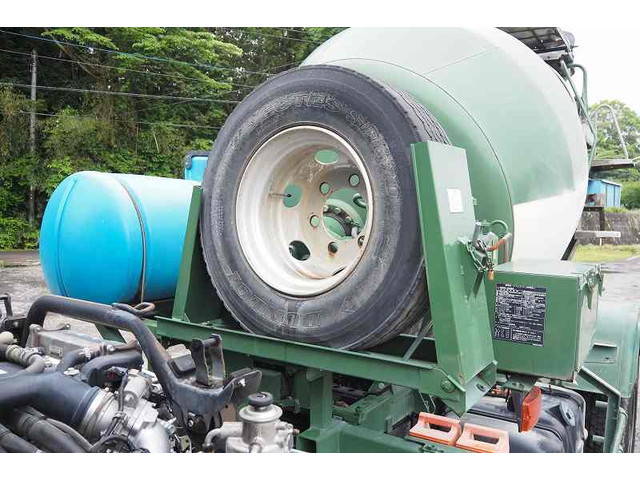 いすゞフォワードミキサー車（コンクリートミキサー）増トン（6t・8t）[写真22]