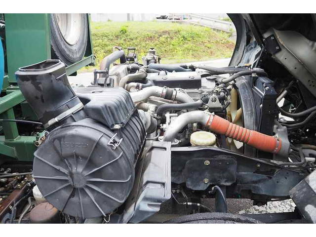 いすゞフォワードミキサー車（コンクリートミキサー）増トン（6t・8t）[写真32]