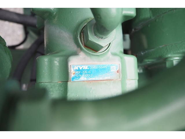 いすゞフォワードミキサー車（コンクリートミキサー）増トン（6t・8t）[写真08]