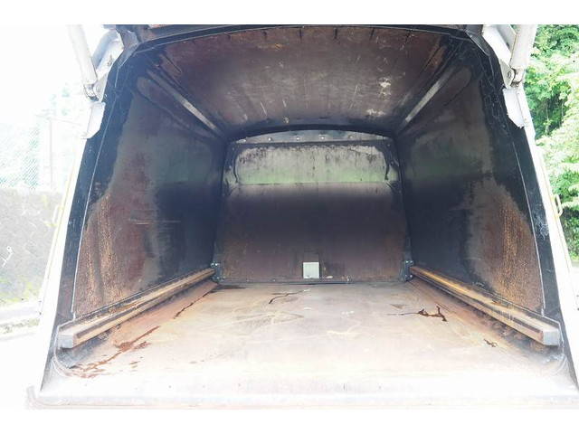 三菱ふそうファイターパッカー車（塵芥車）中型（4t）[写真10]