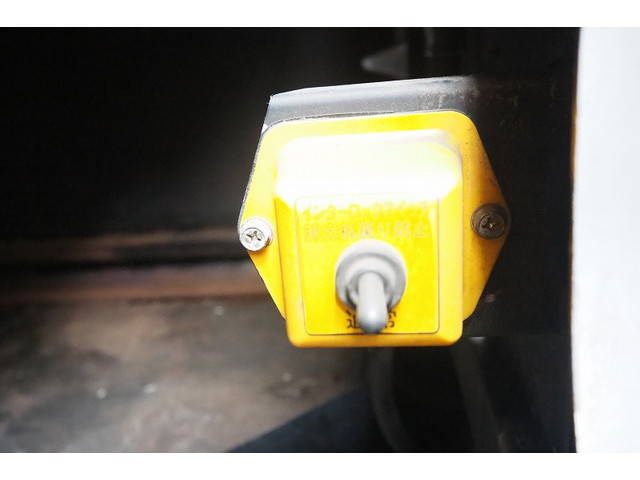 三菱ふそうファイターパッカー車（塵芥車）中型（4t）[写真14]