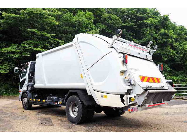 三菱ふそうファイターパッカー車（塵芥車）中型（4t）[写真02]