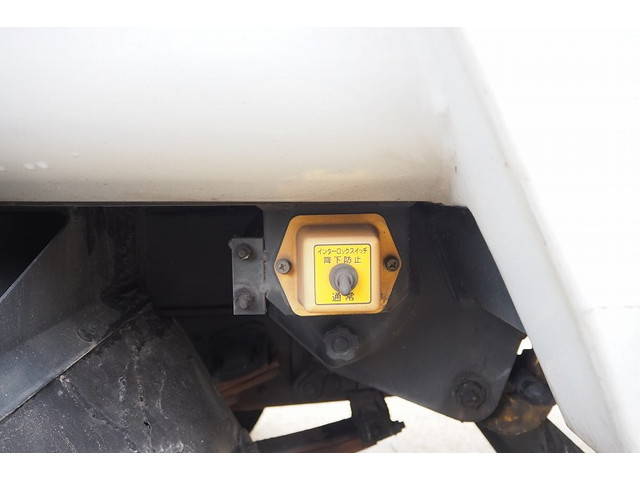 三菱ふそうファイターパッカー車（塵芥車）中型（4t）[写真27]